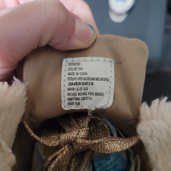 Micheal Kors big kids MK sneakers with fur Size 4 - Picture 7 of 9